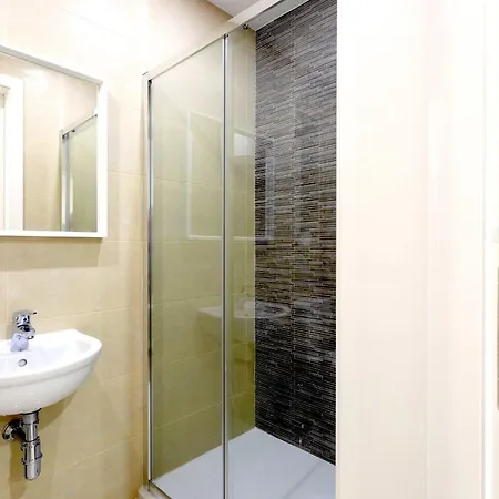 Bnbnova - Seafront 2br 2ba With Terrace 아파트