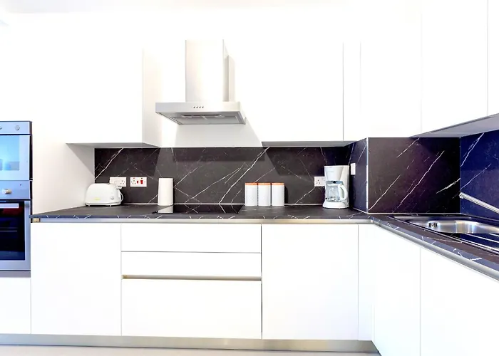 Bnbnova - Seafront 2br With Terrace *