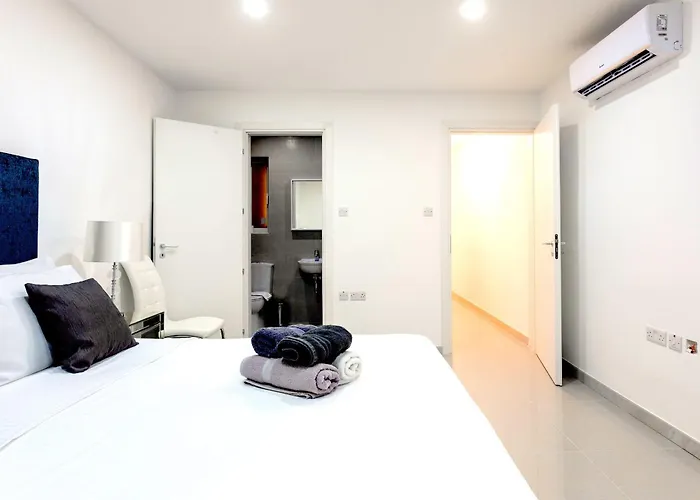 아파트 Bnbnova - Seafront 2br With Terrace