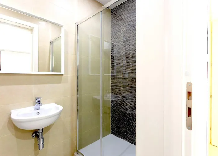 Bnbnova - Seafront 2br With Terrace 아파트