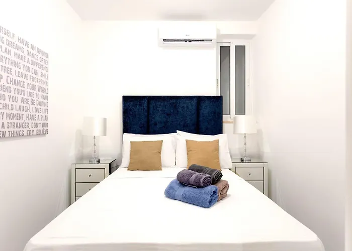 Bnbnova - Seafront 2br With Terrace