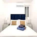 Bnbnova - Seafront 2br 2ba With Terrace
