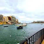 Bnbnova - Seafront 2br 2ba With Terrace Διαμέρισμα *