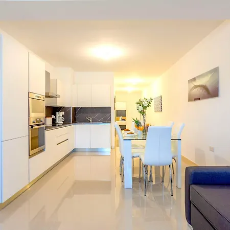 Bnbnova - Seafront 2br 2ba With Terrace Appartement