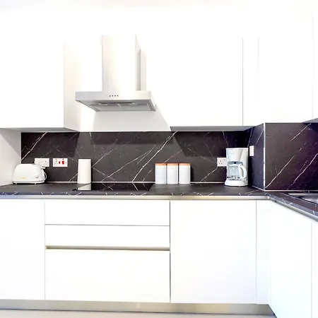 Bnbnova - Seafront 2br 2ba With Terrace *
