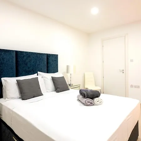 Bnbnova - Seafront 2br With Terrace * Saint Julian's