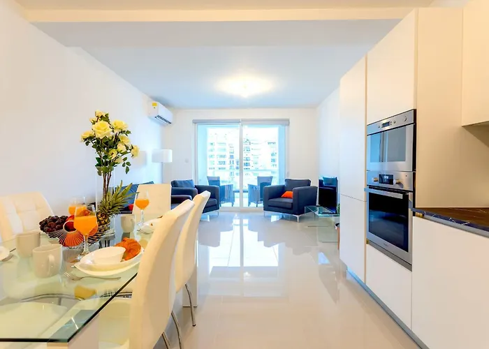 Bnbnova - Seafront 2br With Terrace