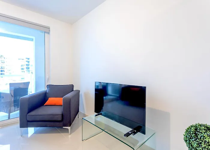 Bnbnova - Seafront 2br With Terrace * St. Julian's