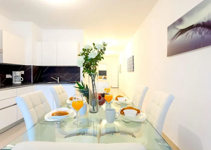 Apartament Bnbnova - Seafront 2br With Terrace St. Julian's