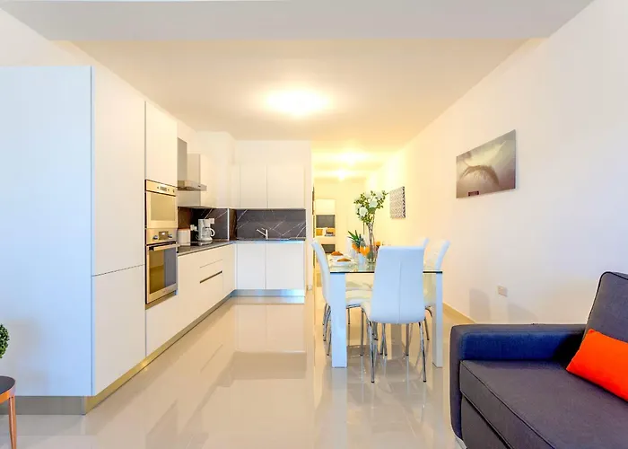 Bnbnova - Seafront 2br With Terrace Apartament